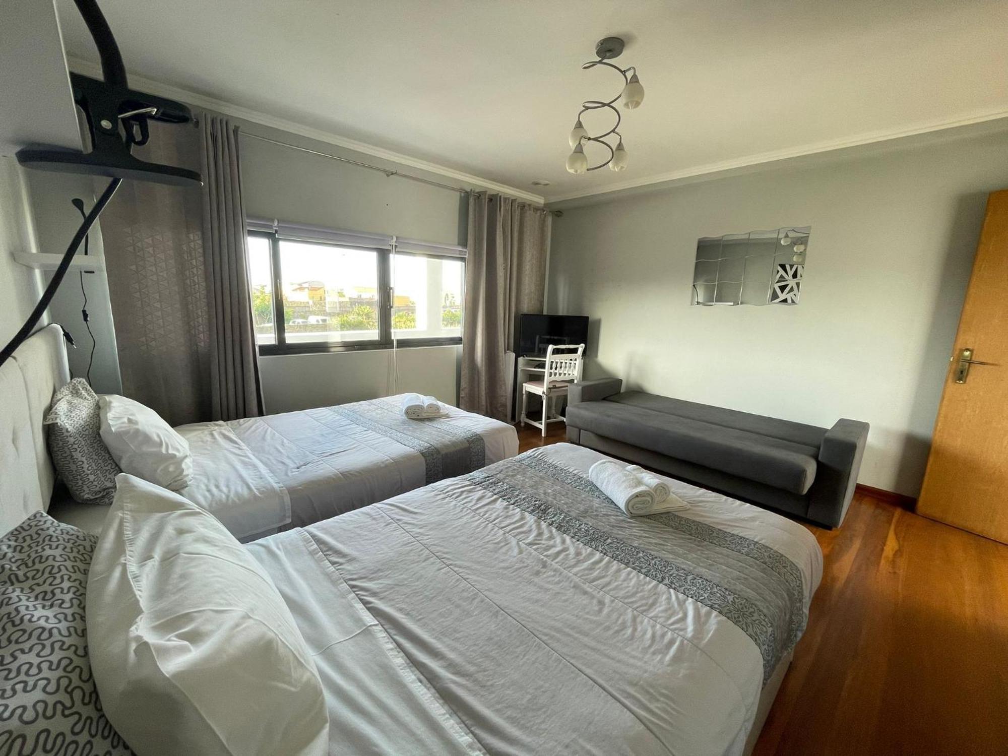 Surf & Guest Lorena'S House Рибейра Гранде Екстериор снимка